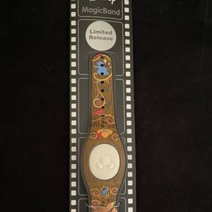 NWT Stitch Crashes Disney Pinocchio Magic Band